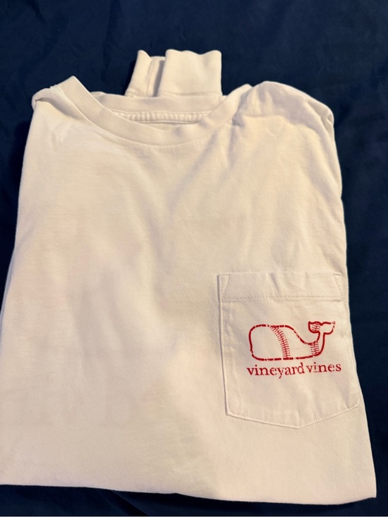 Vineyard Vines Other - Vineyard Vines White Long Sleeve Pocket Tee with Red Whale Logo